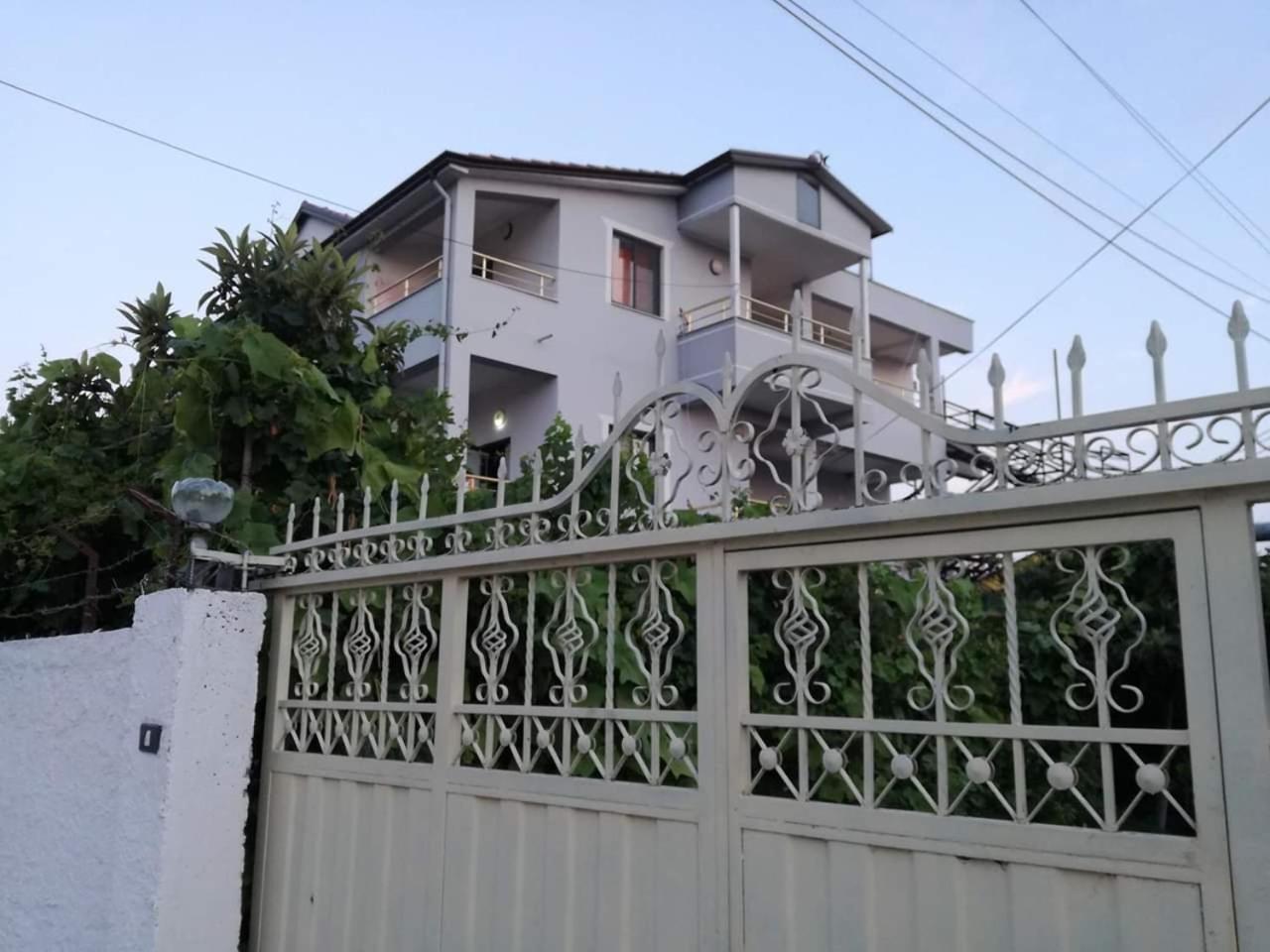 Villa Osmani Дуррес Экстерьер фото